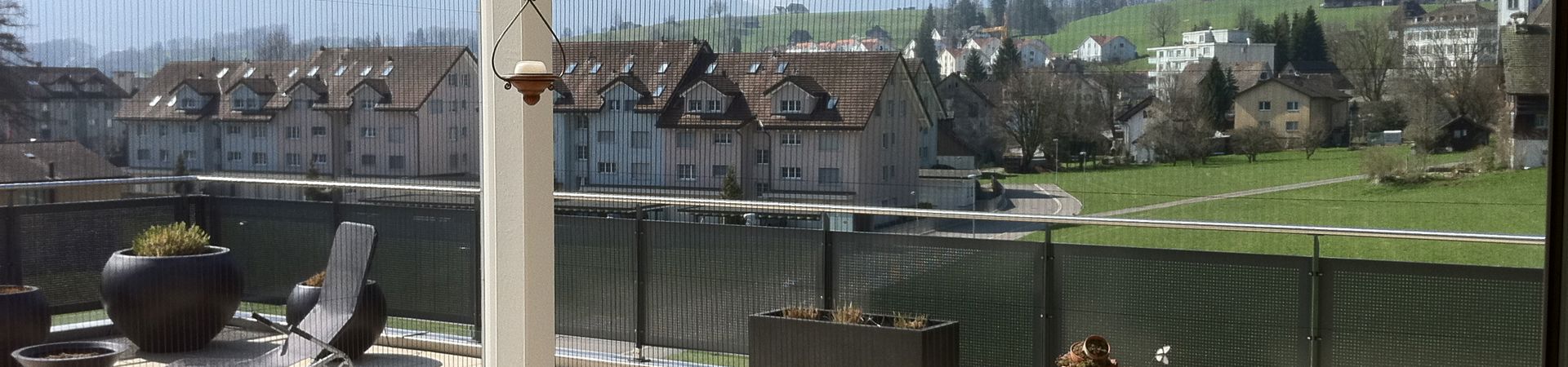 Sítě proti hmyzu: Jak si užít jaro bez nezvaných hostů?