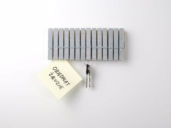 Vyrobte si jednoduchý a stylový držák na vzkazy i klíče!