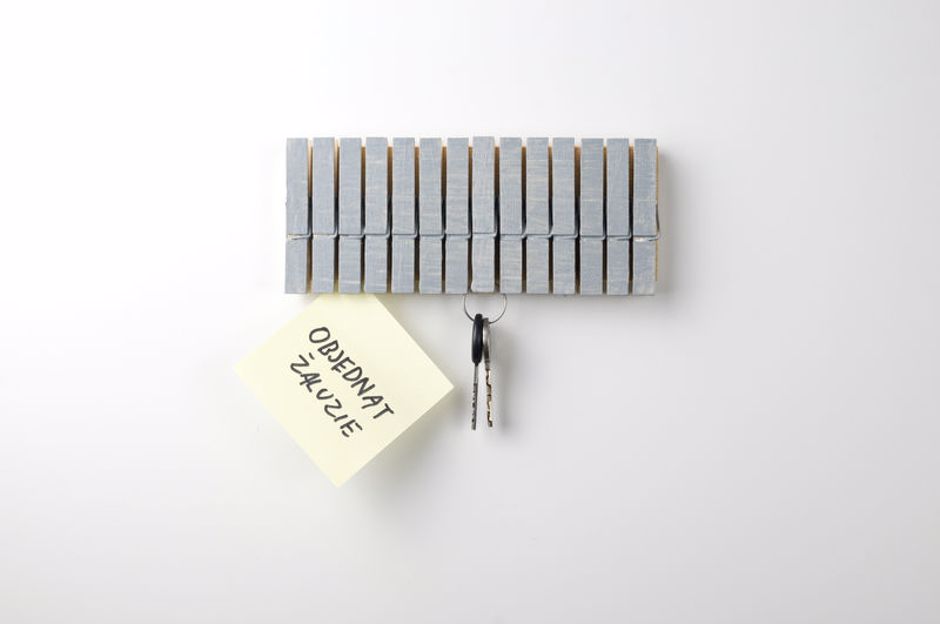Vyrobte si jednoduchý a stylový držák na vzkazy i klíče!