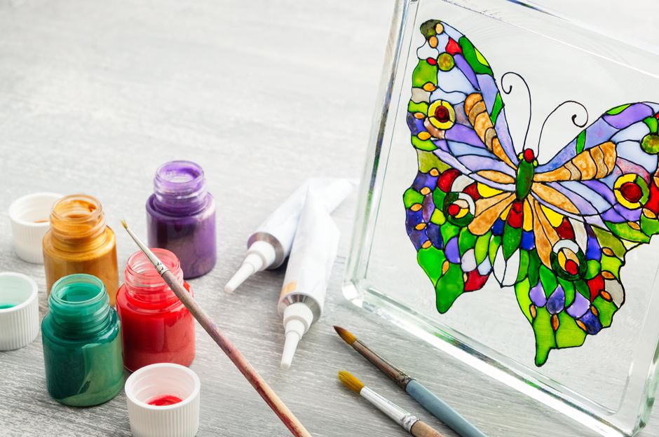 Malování obrázků na okna: tipy na tvoření s dětmi