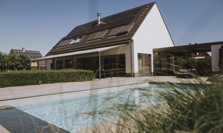 Pergola, markýza, slunečník? Jak zastřešit a zastínit terasu