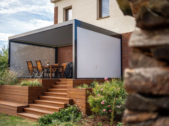 Barevné trendy ve stínění: Proč je antracit barvou číslo jedna