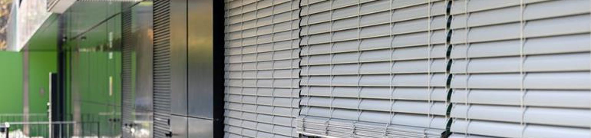 Jarní úklid: Jak vyčistit žaluzie, rolety a markýzy