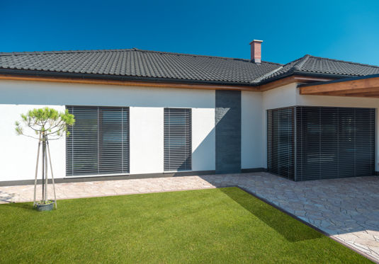 Jak poznat kvalitní venkovní žaluzii: Zaměřeno na detaily a materiály
